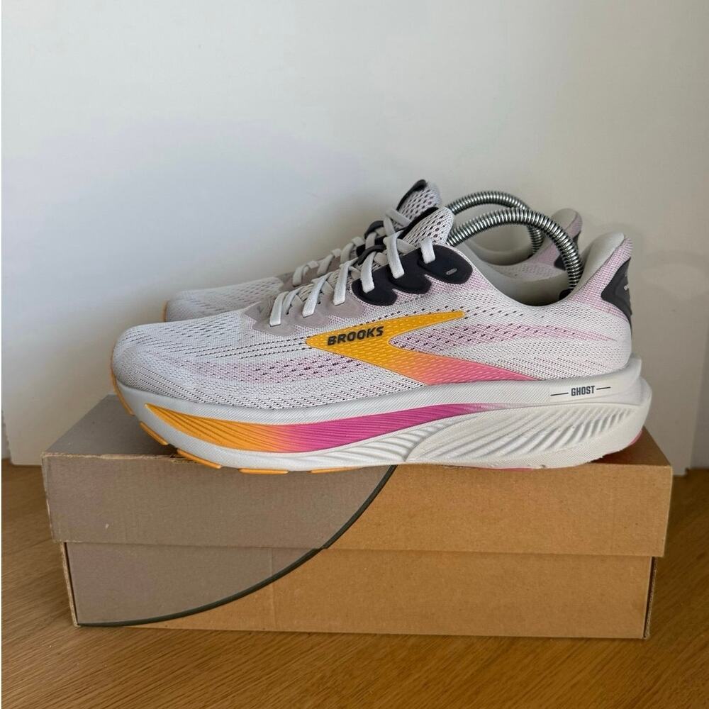 Brooks Ghost 17 Oyster/Apricot/Pink Women Running Sneakers- SZ 10.5 - Picture 2 of 12